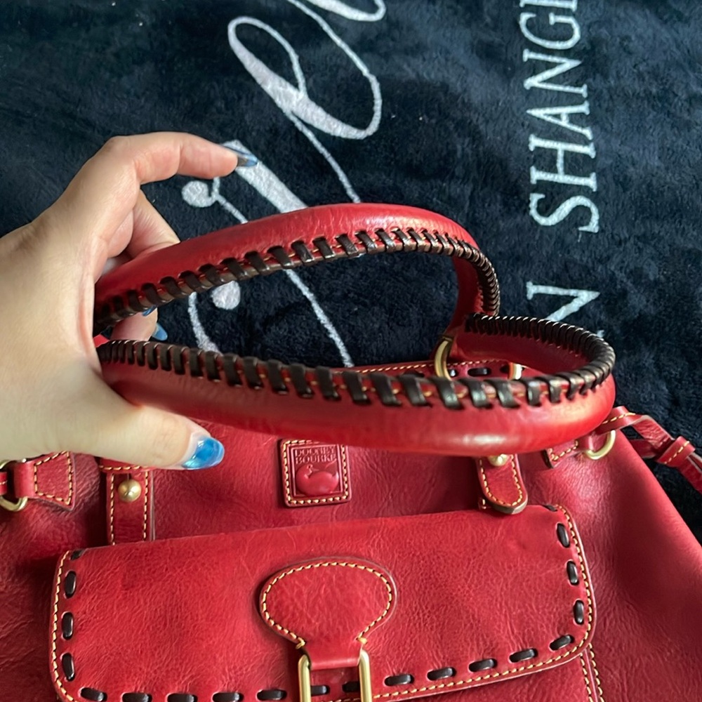 VIDEO- Unique Dooney & Bourke Medium Pocket Tassel Bag - Picture 3 of 10